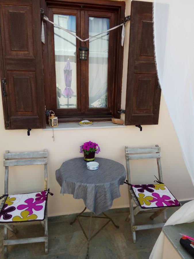 Simple And Special Apartment Ermoupoli Bagian luar foto