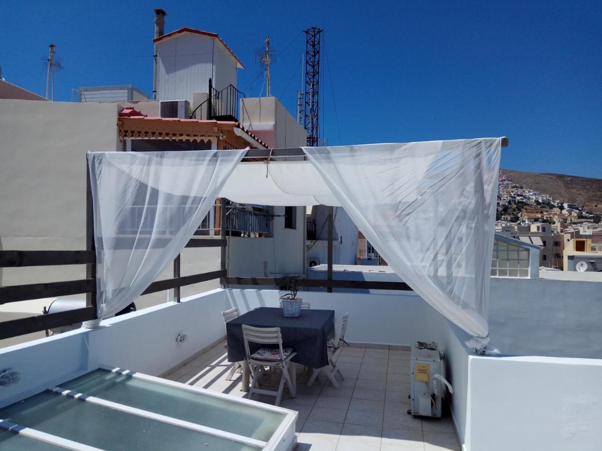 Simple And Special Apartment Ermoupoli Bagian luar foto