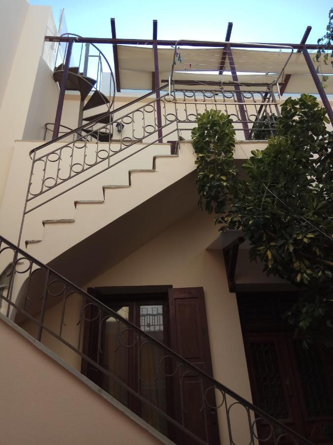 Simple And Special Apartment Ermoupoli Bagian luar foto