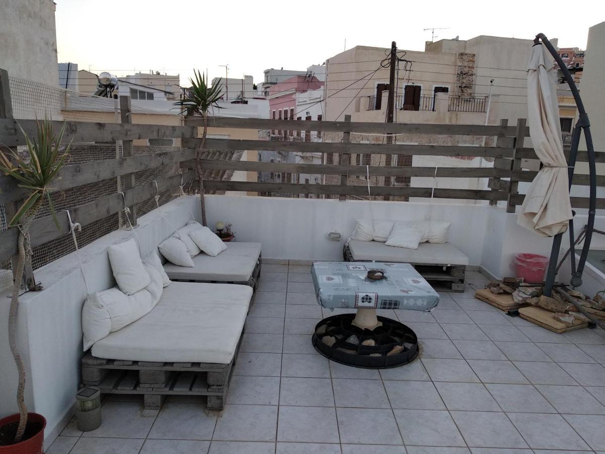 Simple And Special Apartment Ermoupoli Bagian luar foto