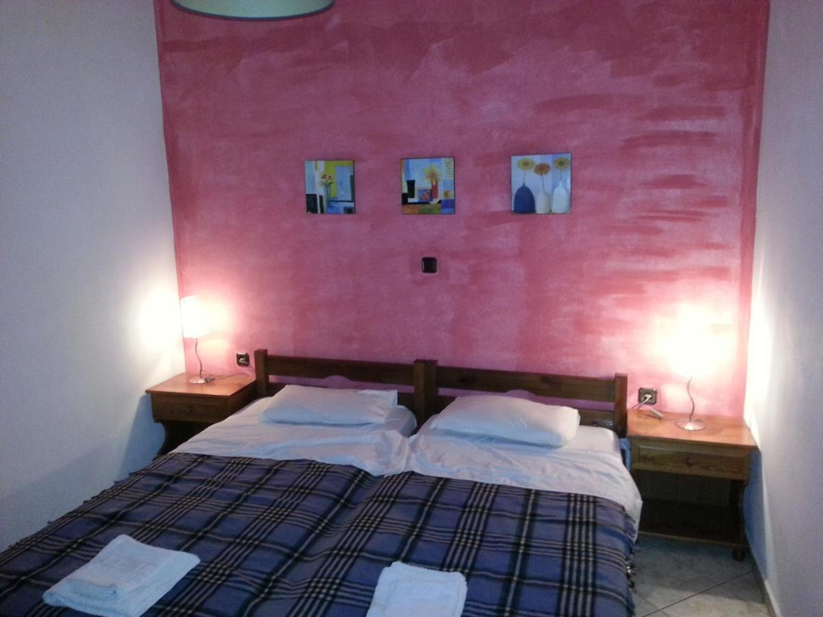 Simple And Special Apartment Ermoupoli Bagian luar foto