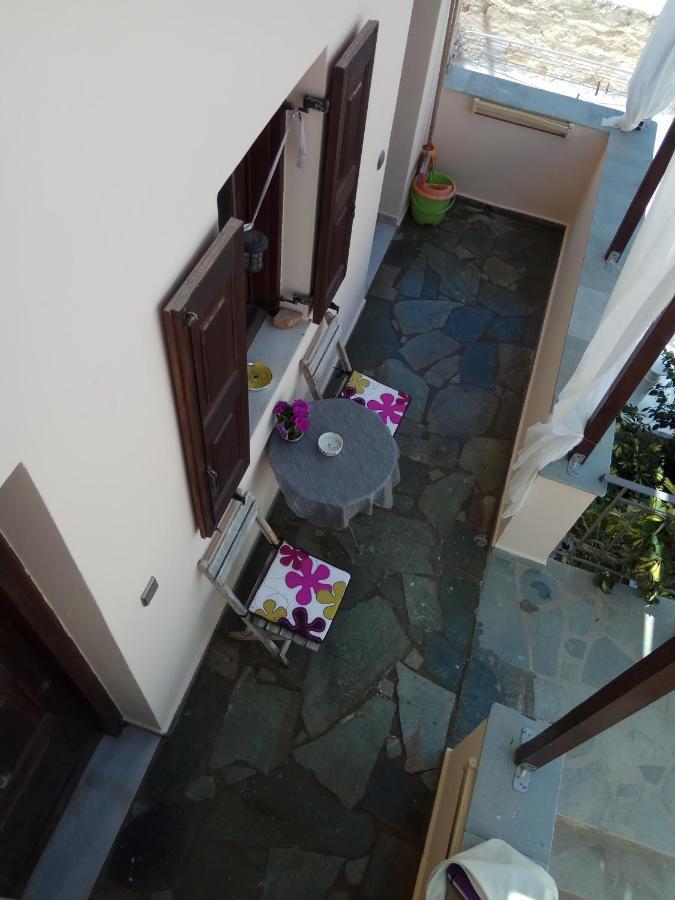 Simple And Special Apartment Ermoupoli Bagian luar foto