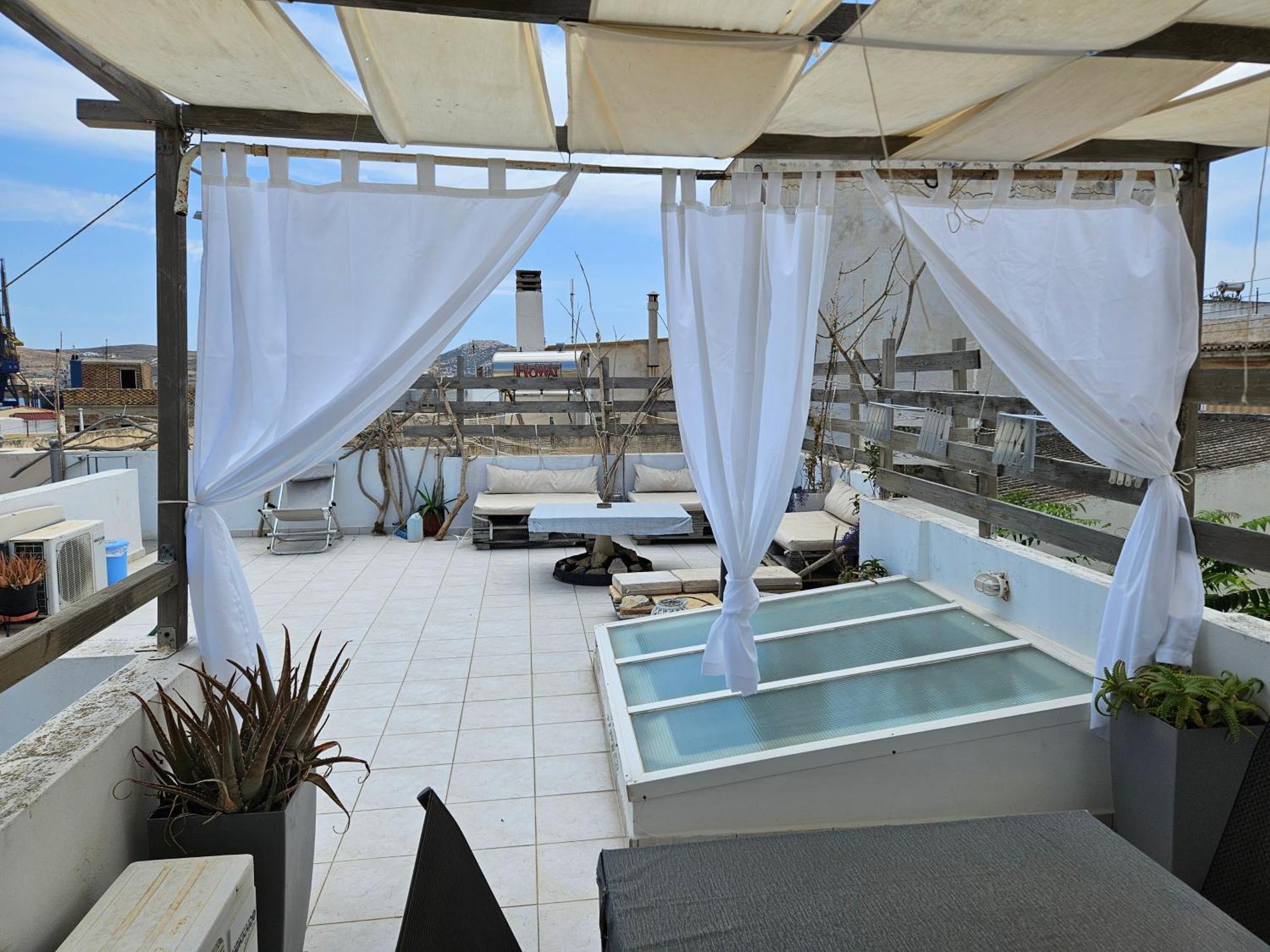 Simple And Special Apartment Ermoupoli Bagian luar foto
